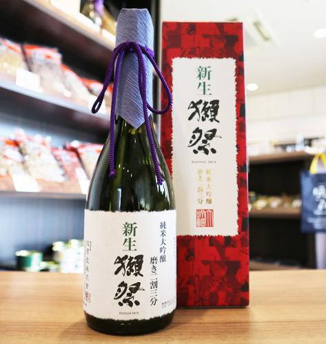 新生 獺祭　純米大吟醸　磨き二割三分　【DX箱】　720ml(赤) | 矢島酒店