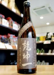 乾坤一(けんこんいち)　純米酒　愛国　720ml