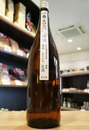 角右衛門(かくえもん)　直汲み　純米しぼりたて　1800ml